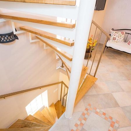 Holiday Home Smokovec Vrbnik Exteriér fotografie