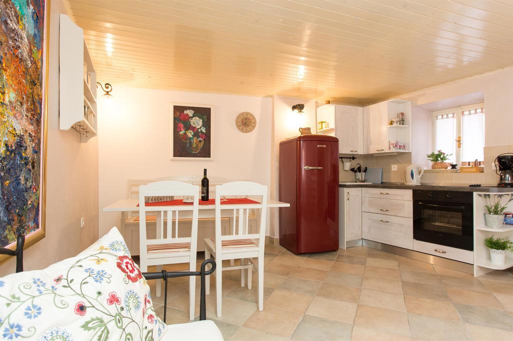 Holiday Home Smokovec Vrbnik Exteriér fotografie